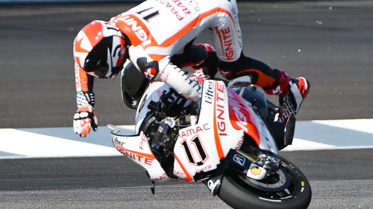 Dislocated collarbone for MotoGP's Spies