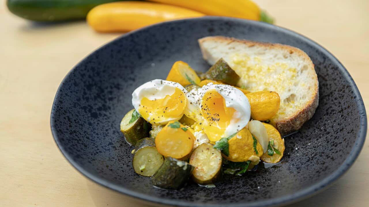 Braised zucchini with lemon and garlic