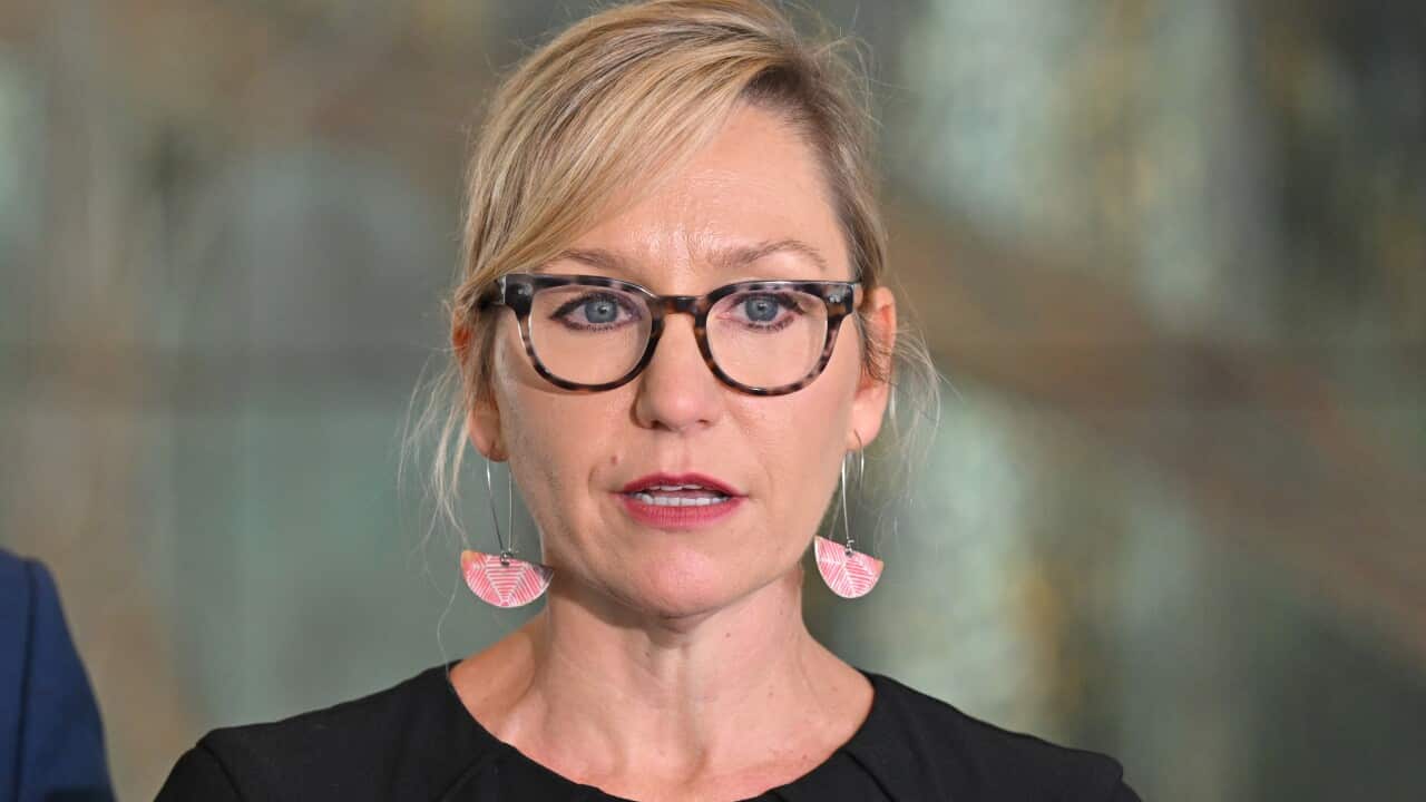 LARISSA WATERS GREENS PRESSER