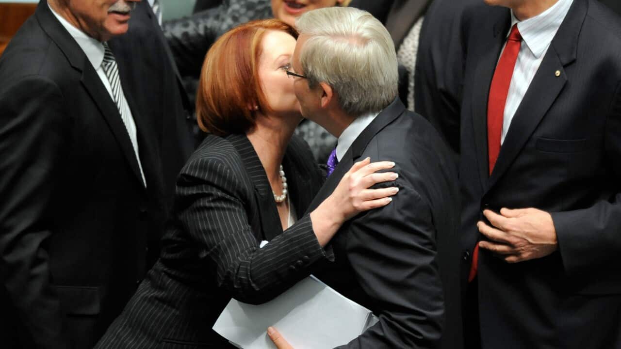 rudd_kiss_131114_AAP.JPG