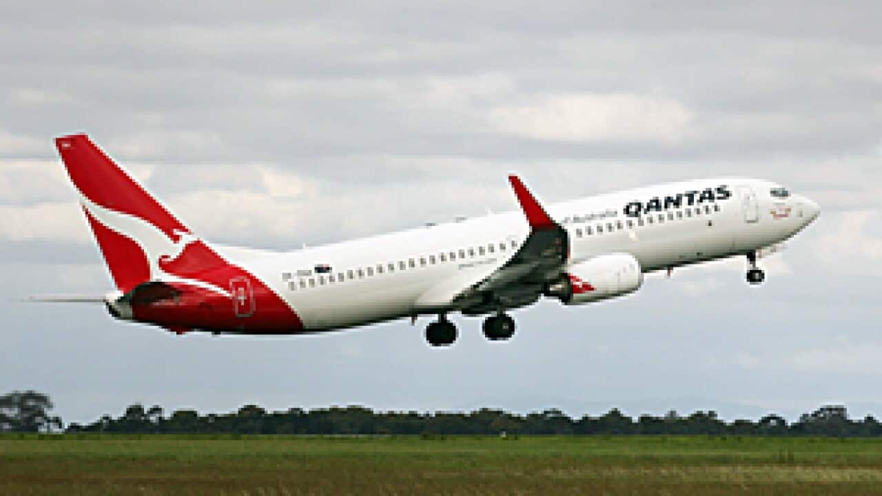 qantas_flying_111031_aap_1358147453