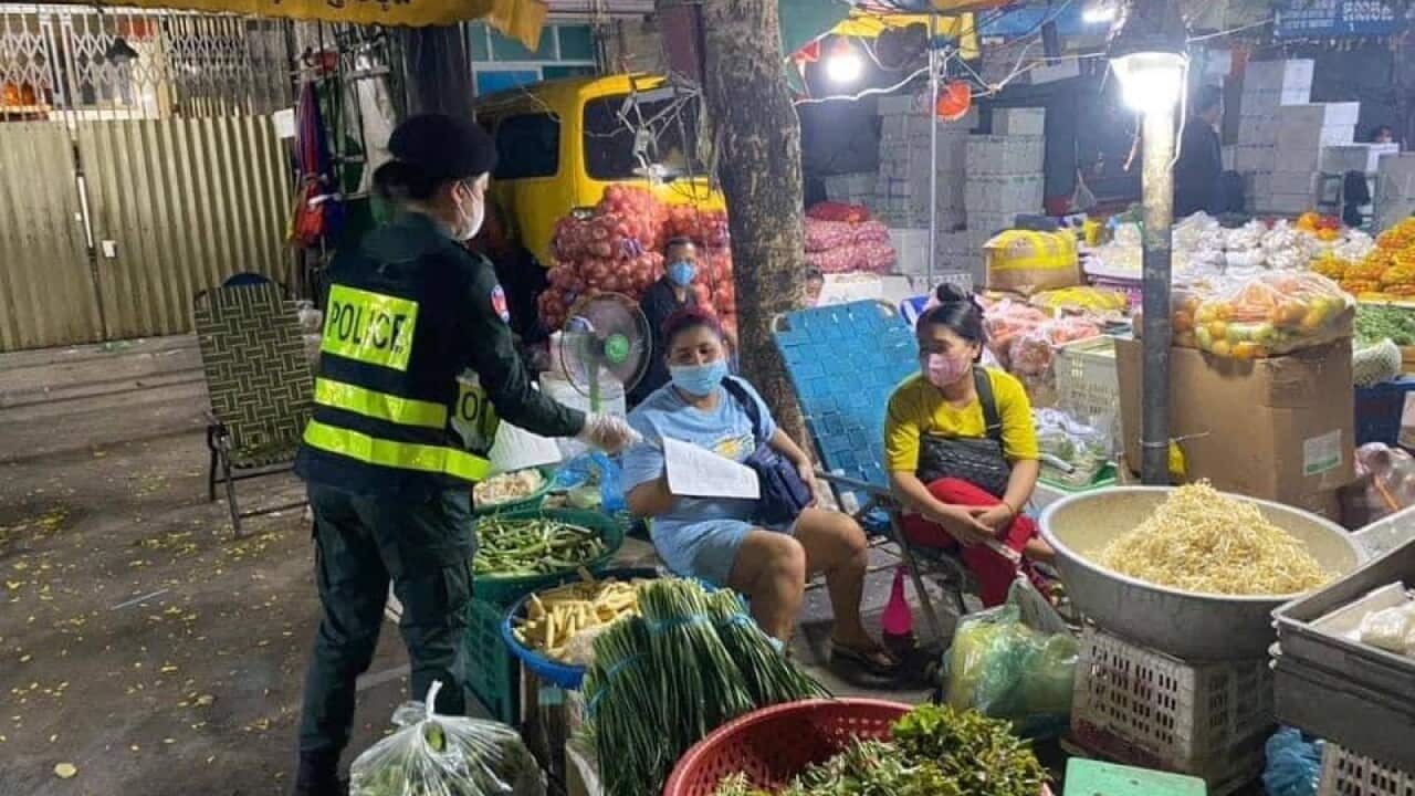 Police issue a curfew warning in Phnom Penh