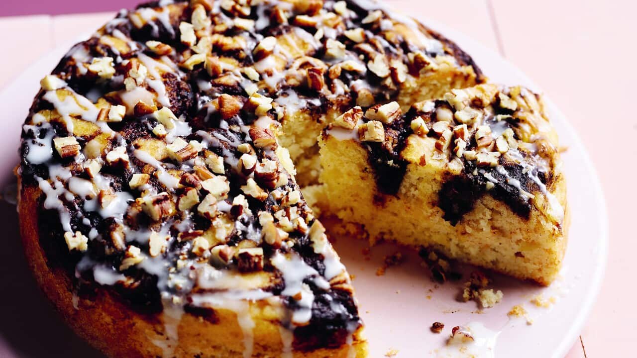 Simple apple-cinnamon scroll cake copy.jpg