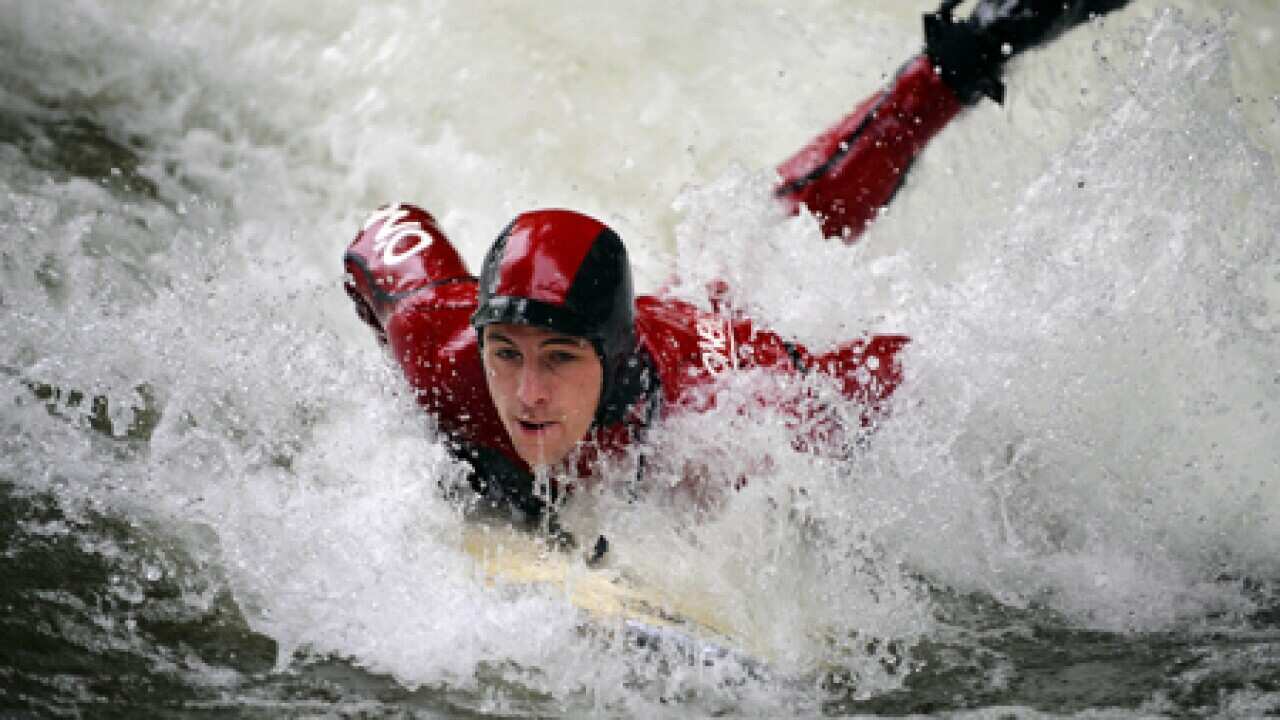 surfing_munich_river_101230_B_getty_973884447