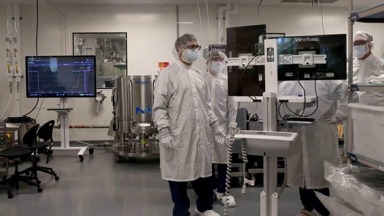 کارکنان کارخانه واکسن سازی مادرنا در ماساچوست