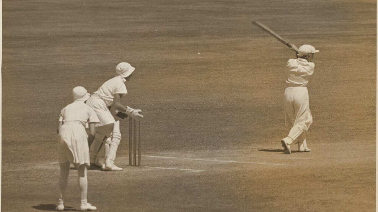 1024px-Women's_cricket_game,_England_v_Australia_in_Sydney,_1934-35_(16617370581).jpg