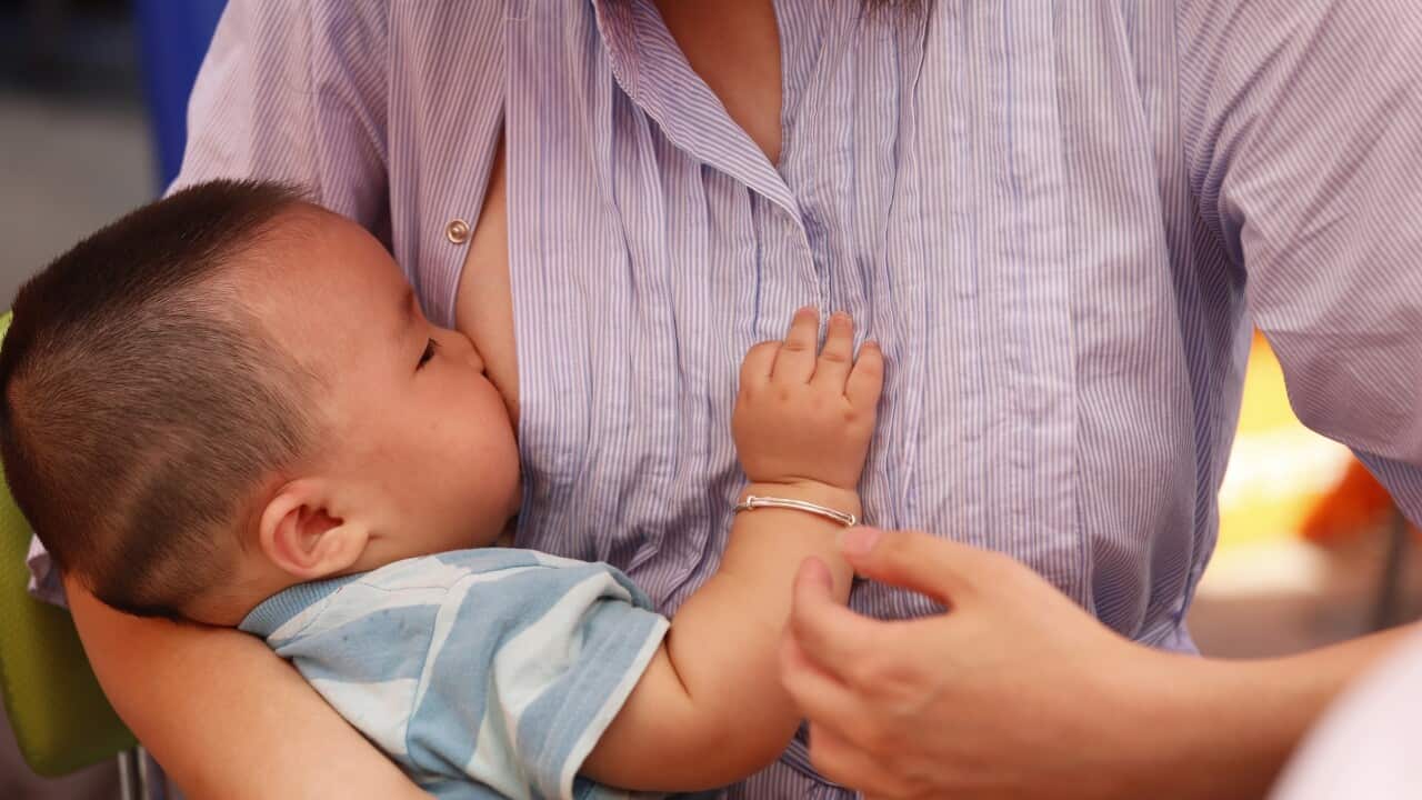 Australian mothers are turning to social media to get human breast milk for their infants. (AAP) 