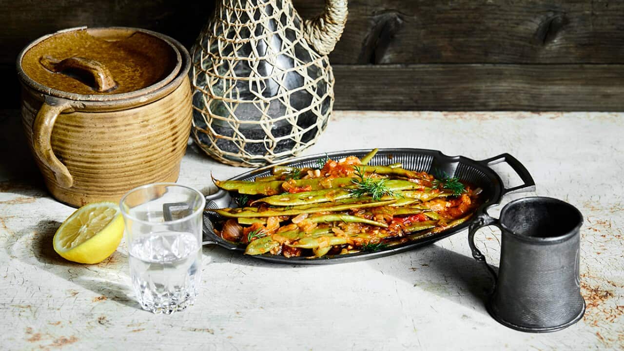 Image for read more article 'OLIVE OIL BRAISED BEANS WITH LEMON AND TOMATO (ZEYTINYAĞLI BAKLA) RECIPE'