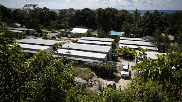 Removal of remaining refugees from Nauru welcomed image