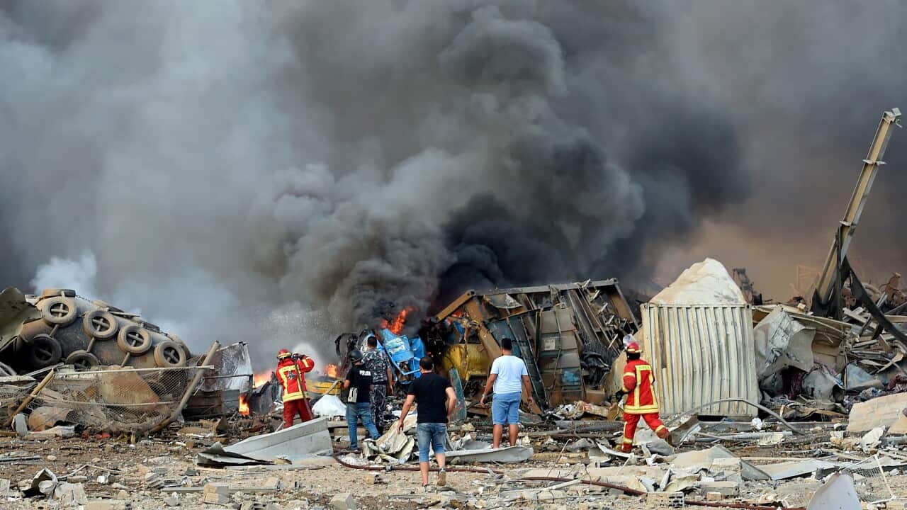 ما بدأ كاحتجاج على تثبيت قاضي التحقيق في انفجار مرفأ بيروت تحول في ساعات إلى مخاوف من "حرب أهلية".