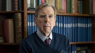 Timothy Spall as Peter Farquhar in The Sixth Commandment season 1
