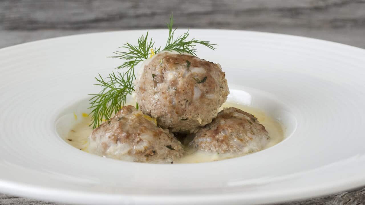 Meatballs in lemon-egg sauce