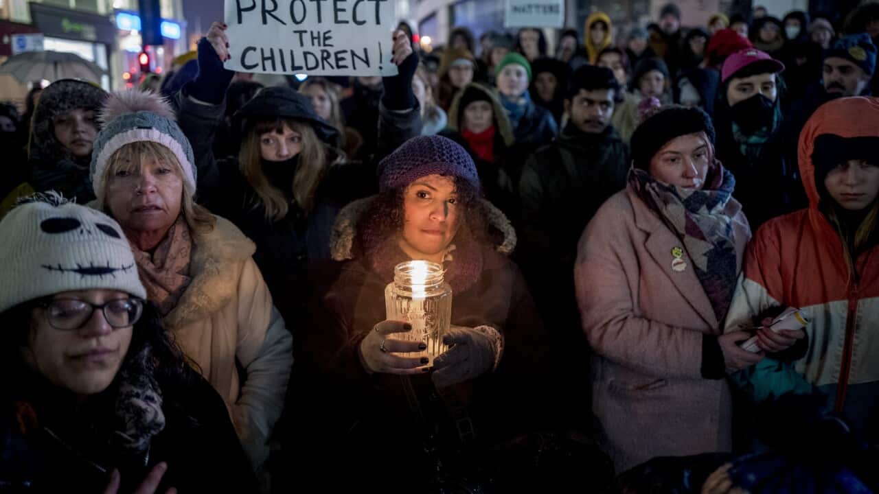 Protesters campaign to protect asylum seeking children (AAP).jpg