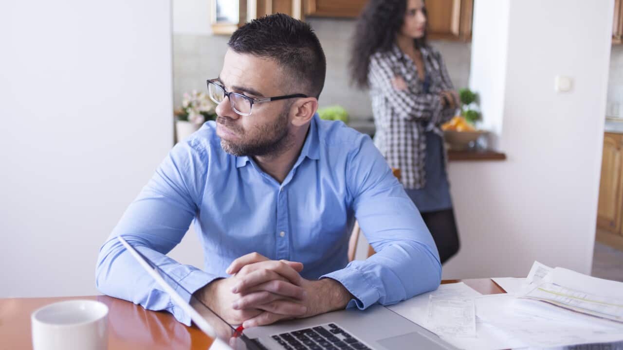 المشاركة المالية بين الزوجين: تعزيز للعلاقة أم باب للمشاكل؟ مستشارة عائلية تجيب