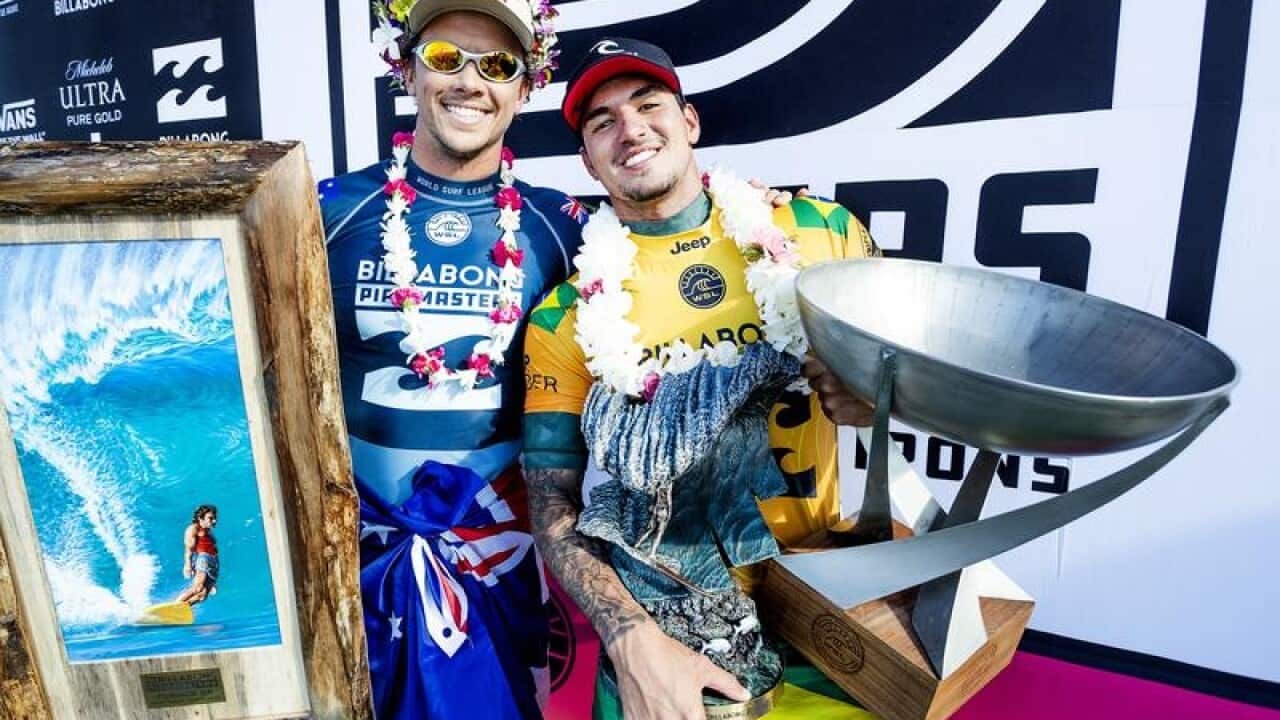 SURFING PIPE MASTERS 2018