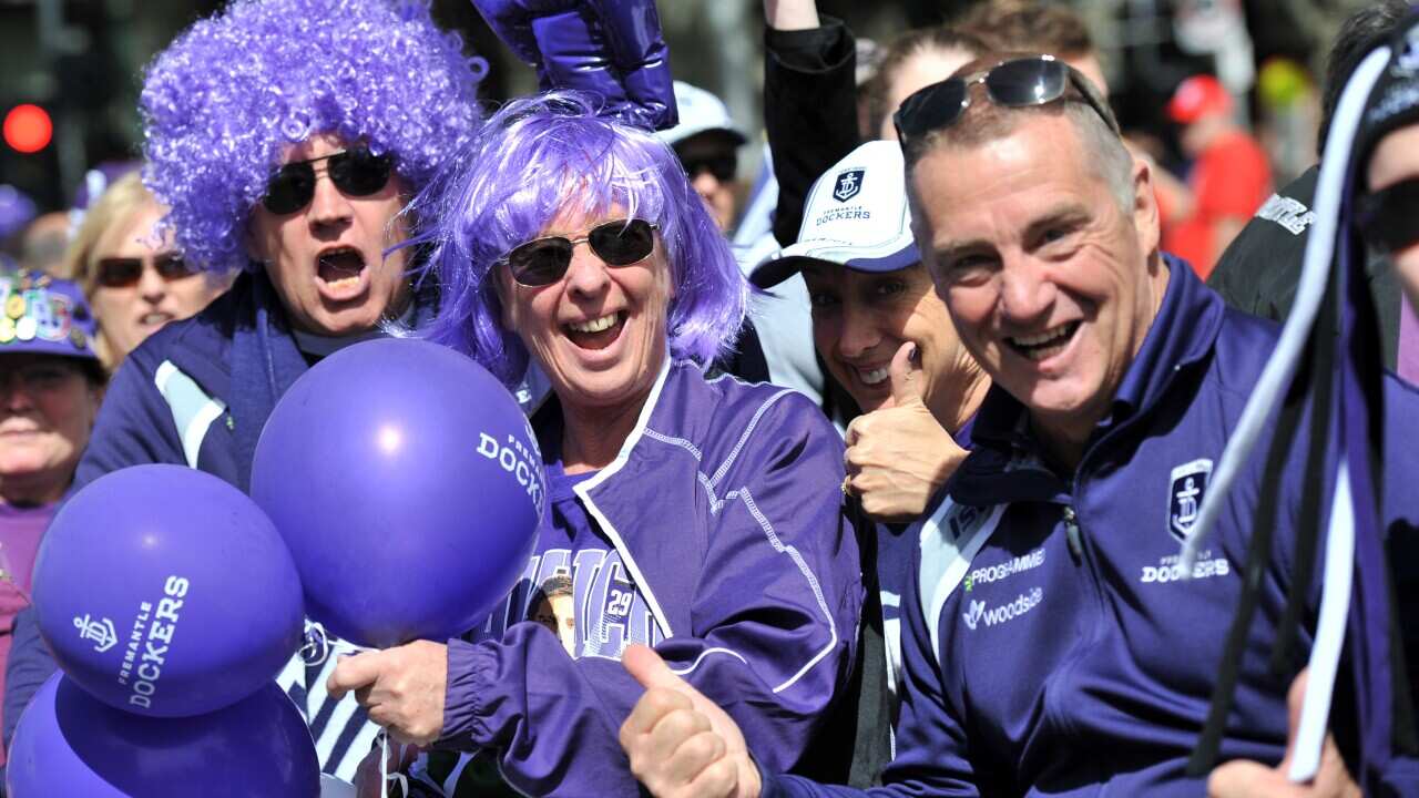 fremantle_dockers_fans_aap.jpg