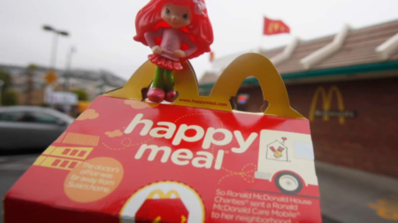 mcdonalds_happy_meal_101110_B_ap_1293081333