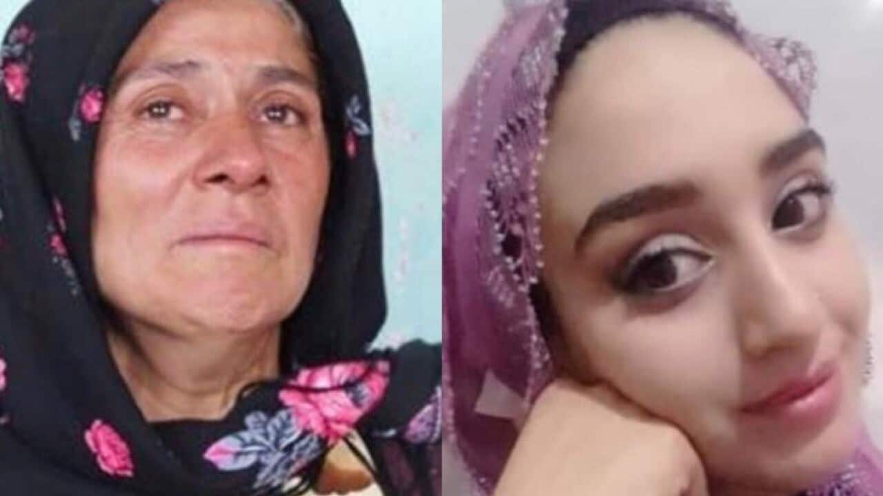 Ipek Er and her mother