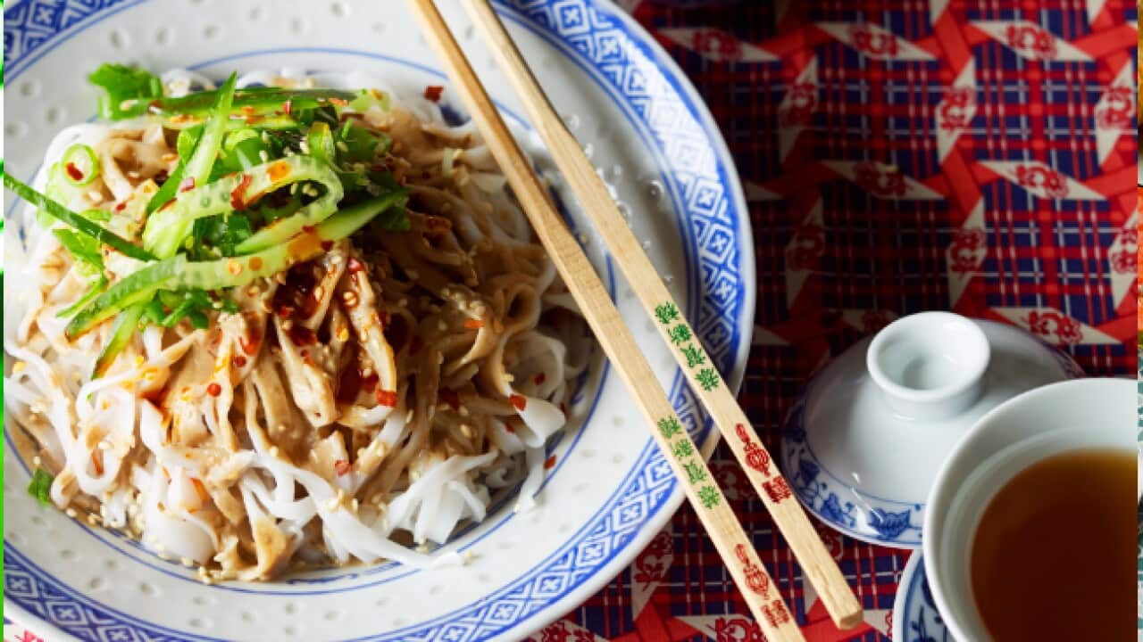 Cold noodles with black vinegar sauce (liang pi)
