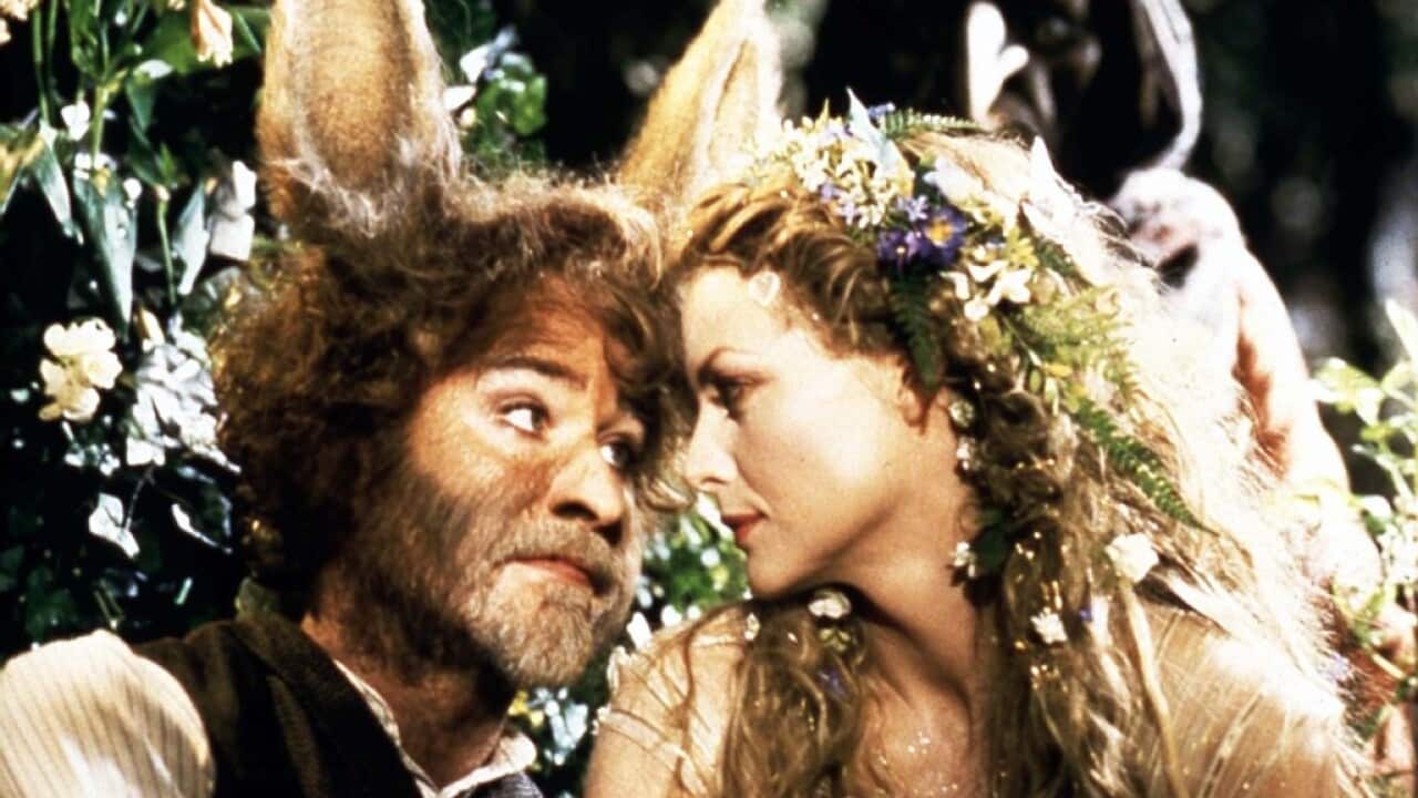 A MIDSUMMER NIGHT'S DREAM (UK/IT 1999) KEVIN KLINE (Bottom), MICHELLE PFEIFFER (Titania) Date: 1999