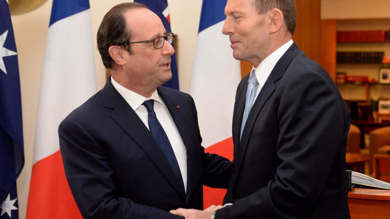 French President Francois Hollande (L) and Prime Minister Tony Abbott