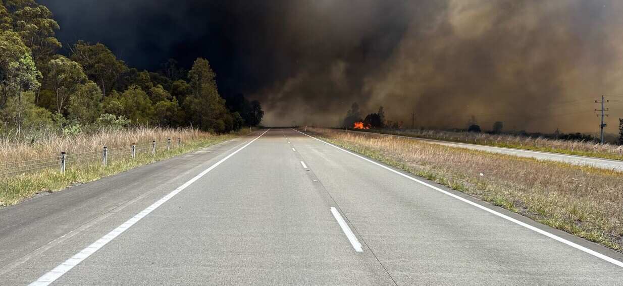 Parts of Australia set to swelter through extreme heat as firefighters battle blazes
