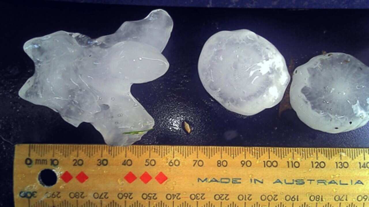hailstone_qld_b_101216_aap_408094220