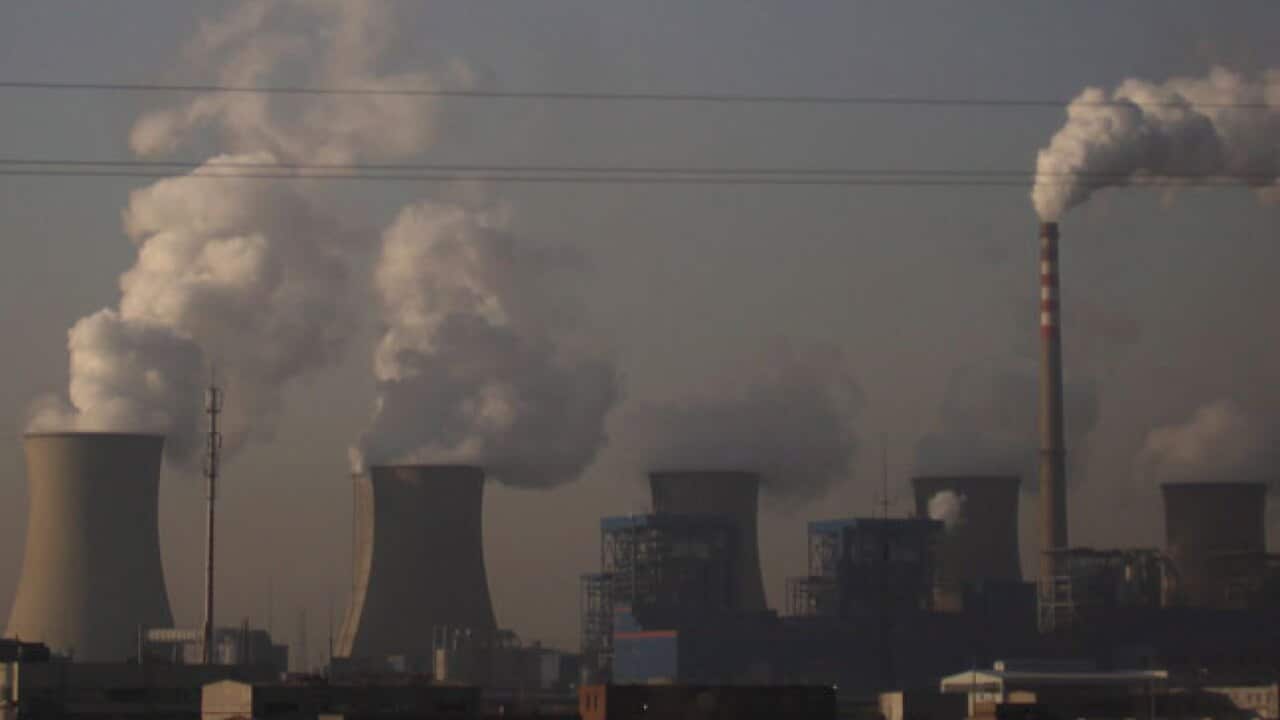 China_emissions_121011_L)AAP_1187423577