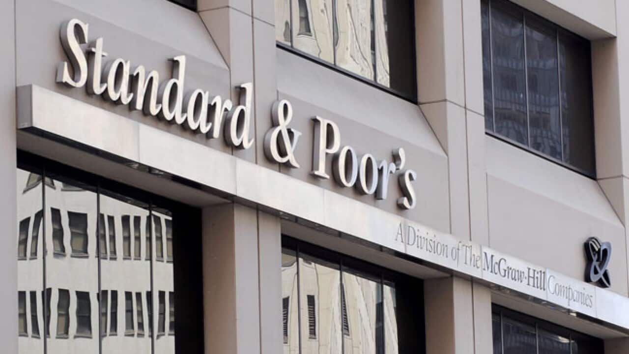 Standard_Poor_261111_b_aap_1263854060