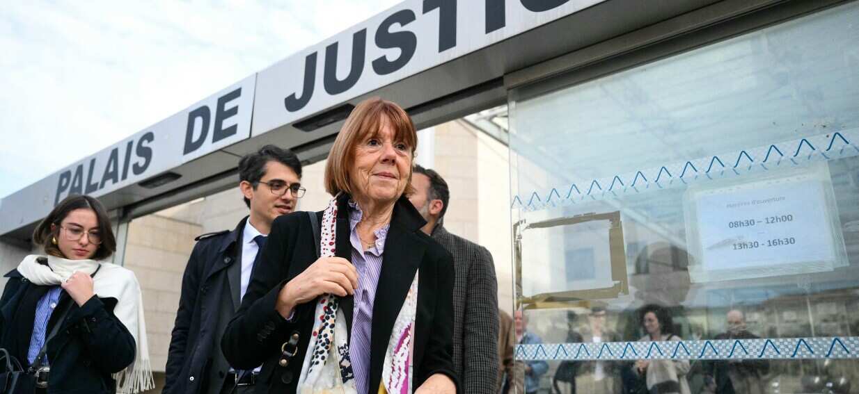 Gisele Pelicot 'honoured' to wear scarf made by First Nations women thumbnail