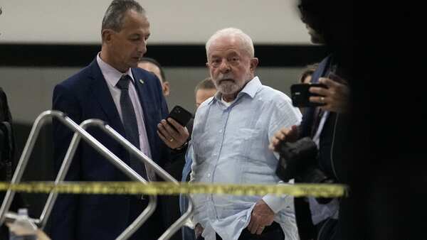 Former president Jair Bolsonaro's fans invade Brazilian institutions image