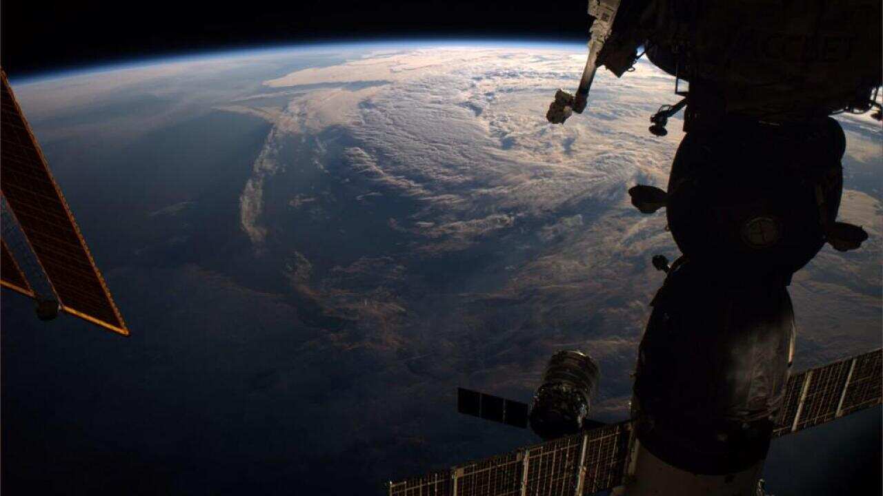 BsqStF8CUAAl_6x.jpg large.jpg