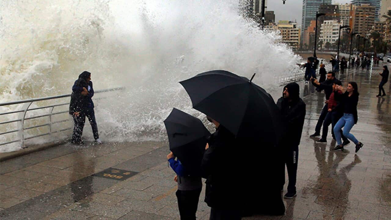 Lebanese pedestrians on Cor-niche