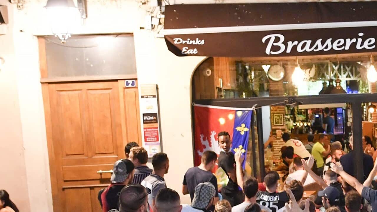 Football supporters with no social distancing