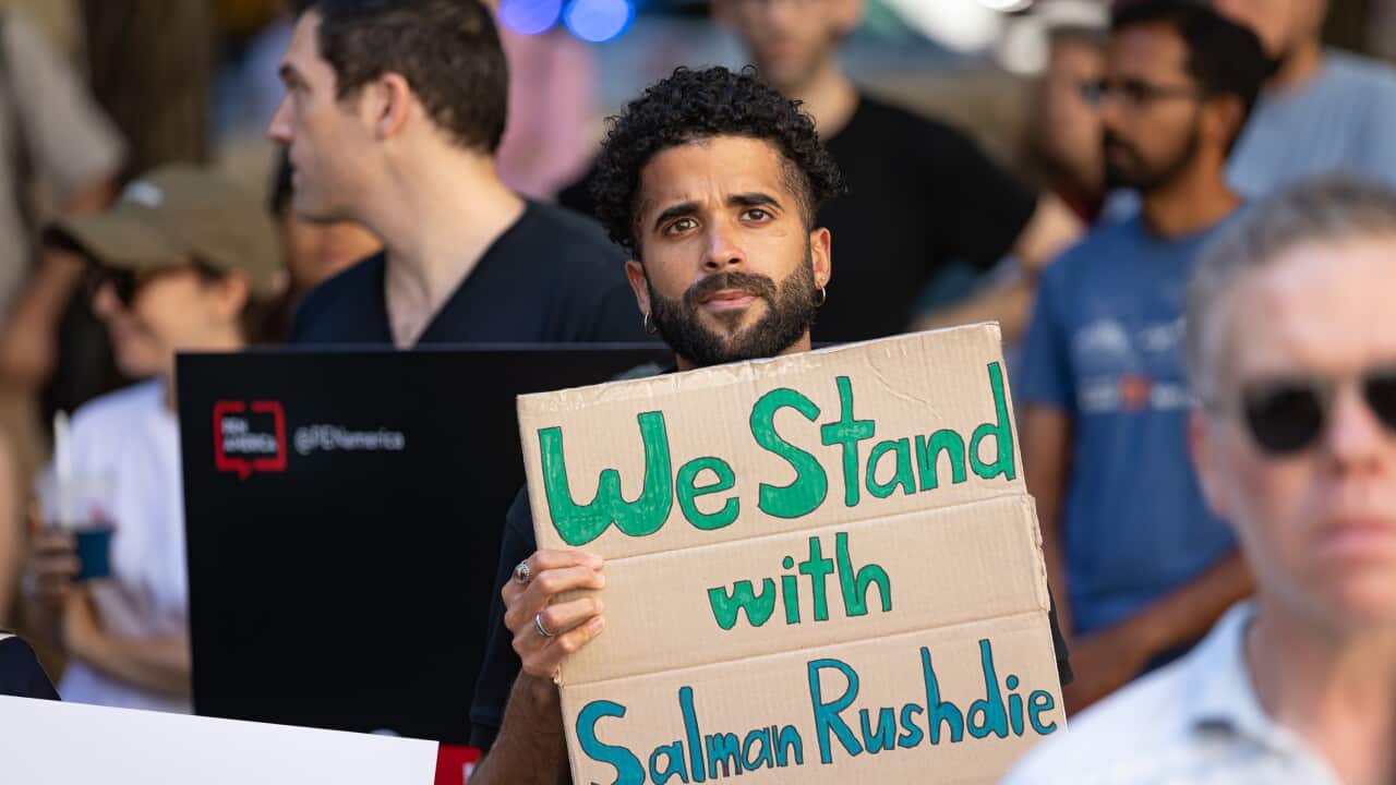 Writers Gather in New York in Solidarity with Salman Rushdie
