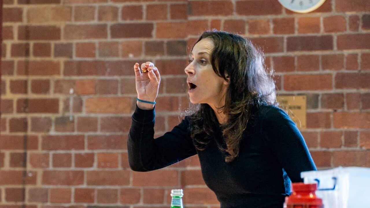 Lucia Mastrantone in Looking for Alibrandi.