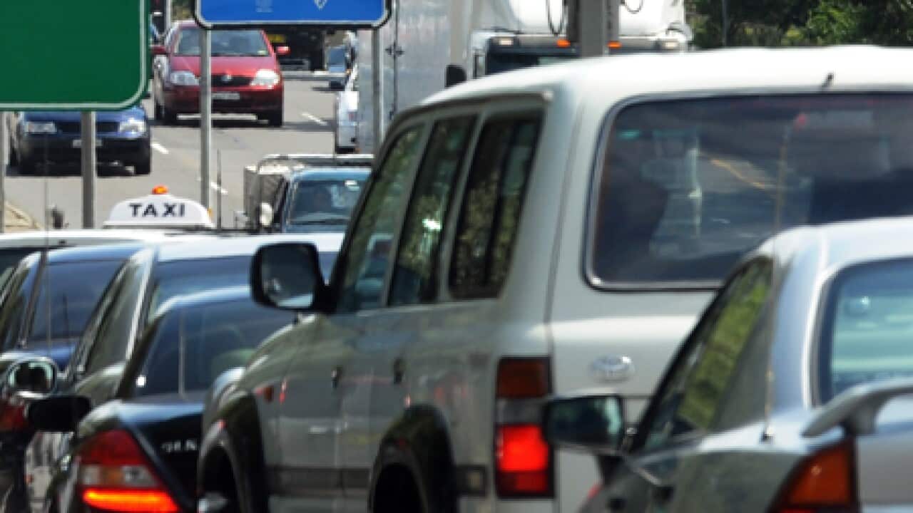 traffic_100223_L_aap_1955652429