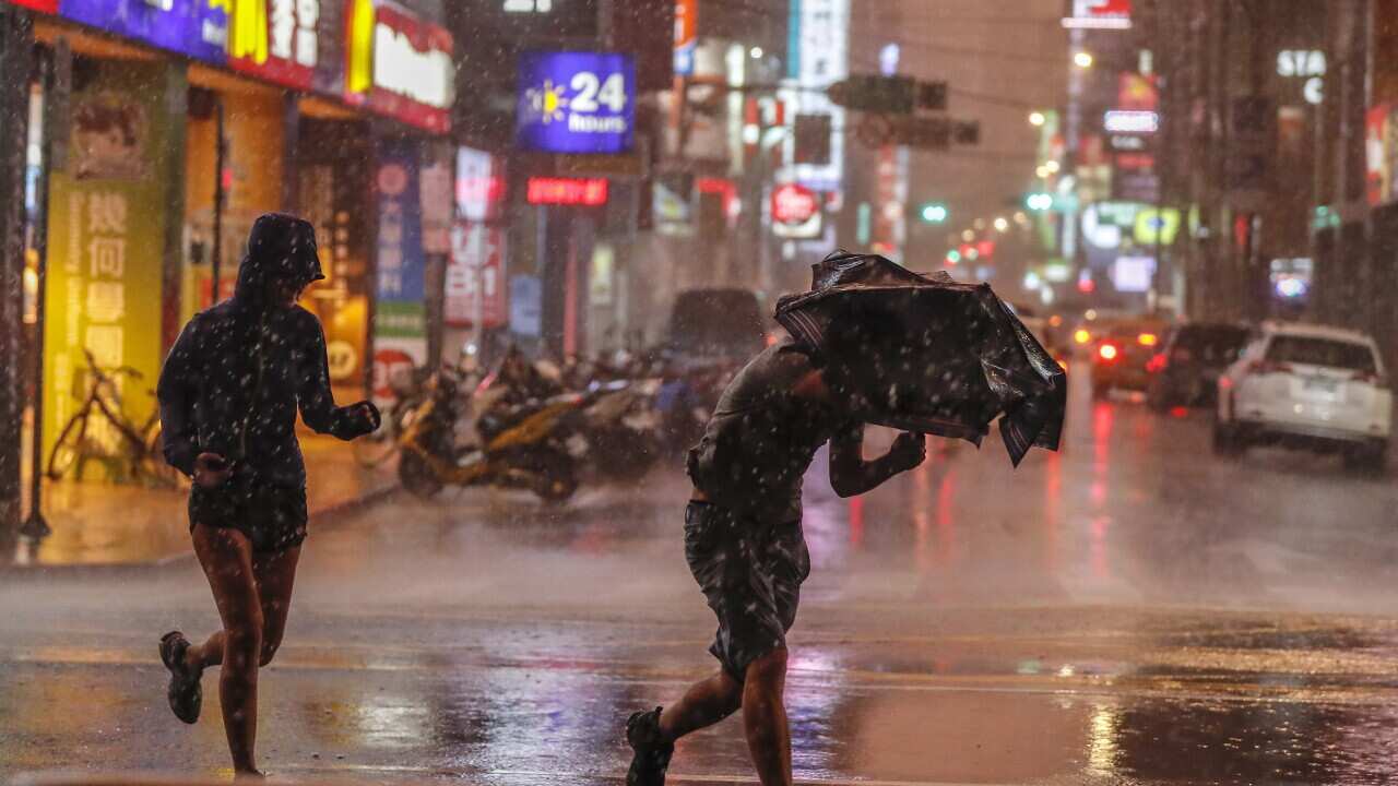 Thousands evacuated as Taiwan braces for first typhoon this year | SBS News