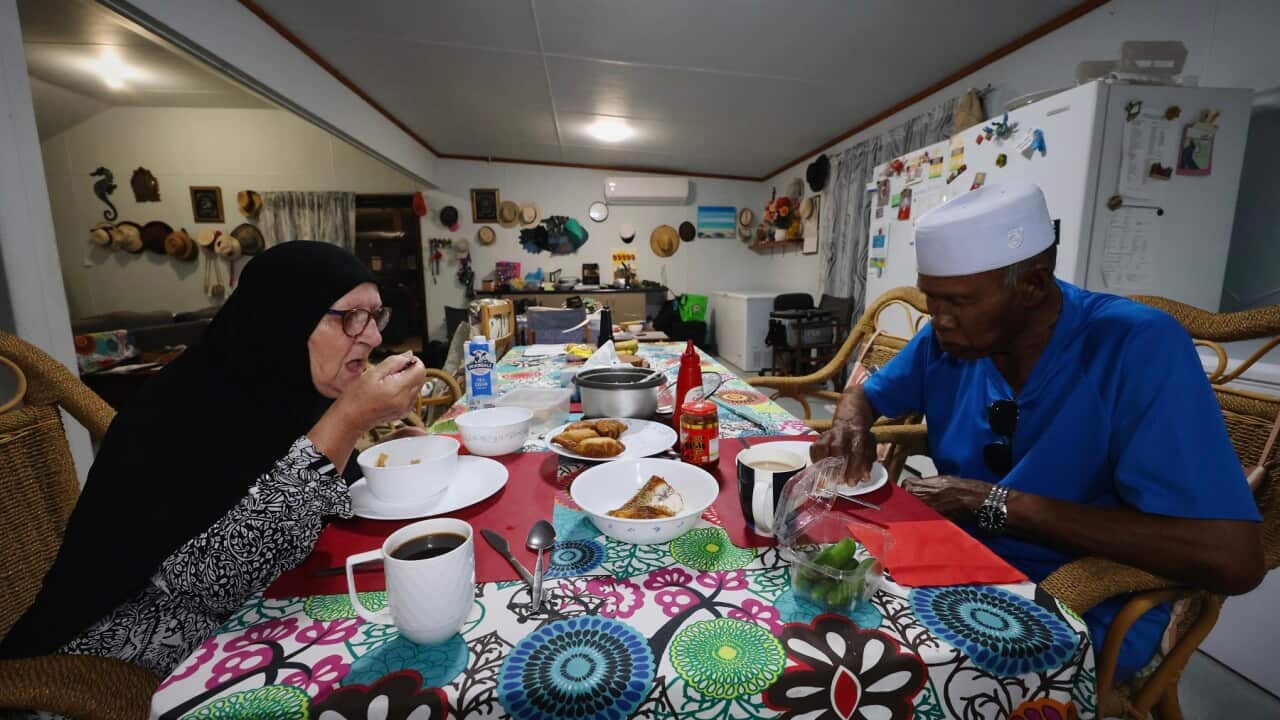 Nek Su and Ayesha at breakfast (SBS-Christopher Tan).jpg