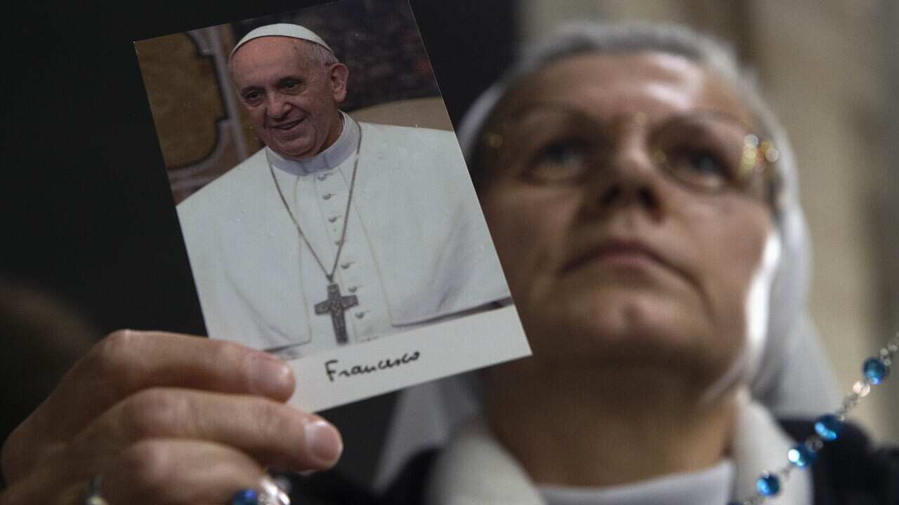 Pope Francis ‘rested well, the whole night’ but remains in critical condition in hospital Pope Francis ‘rested well, the whole night’ but remains in critical condition in hospital
