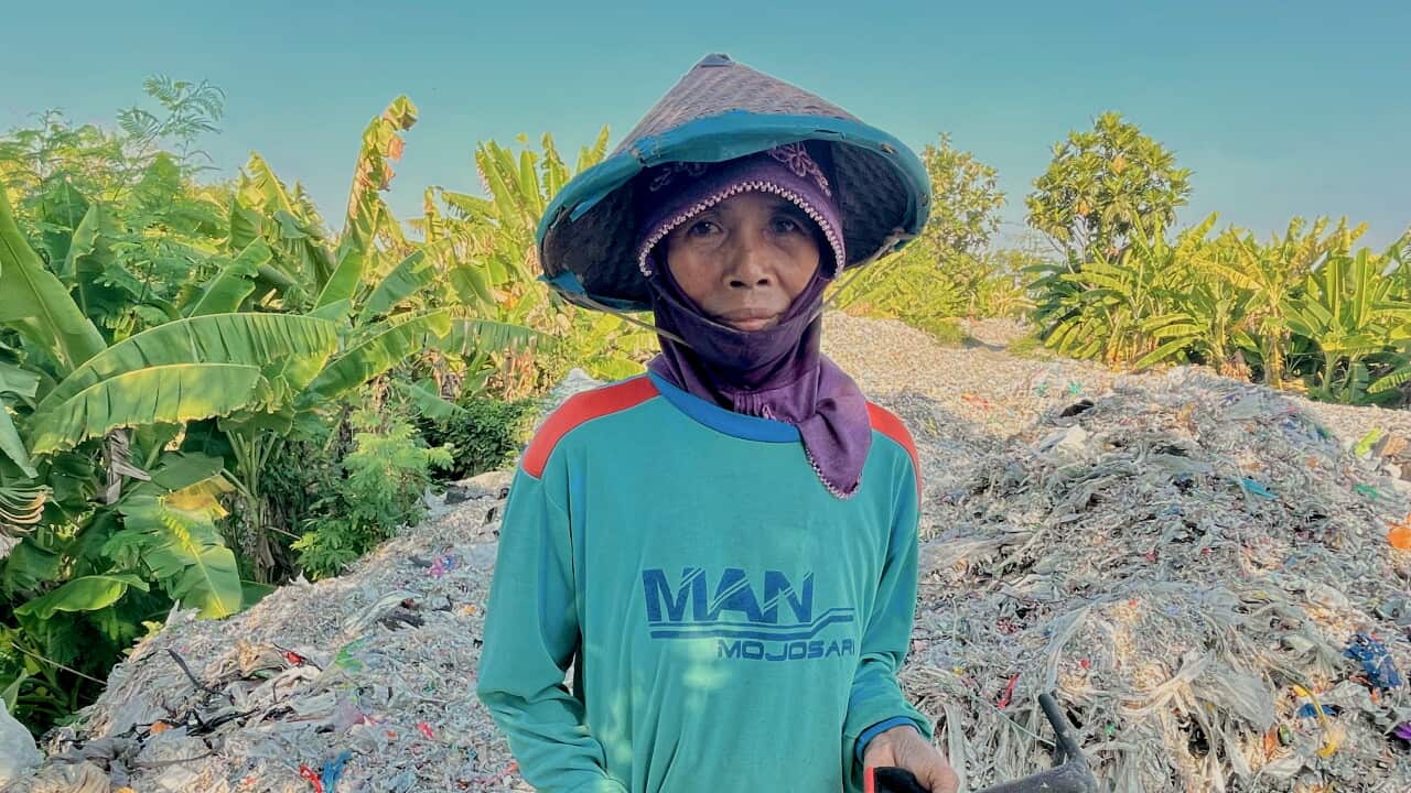 Sumina spends her days picking up Australian plastic waste in her Indonesian village Sumina spends her days picking up Australian plastic waste in her Indonesian village
