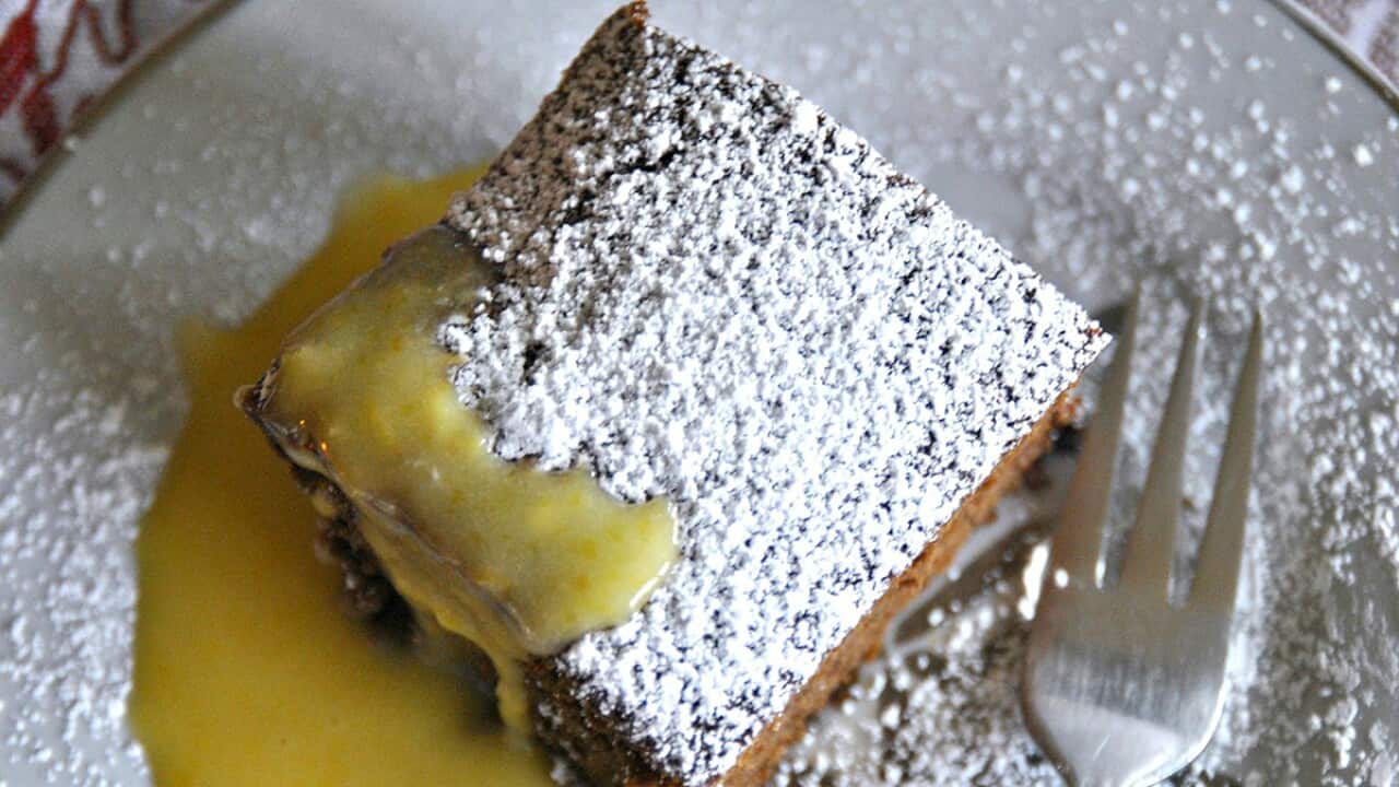 Double gingerbread with lemon custard sauce