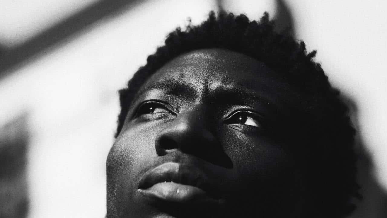 Umuntu asamariye ikintu kitaboneka.