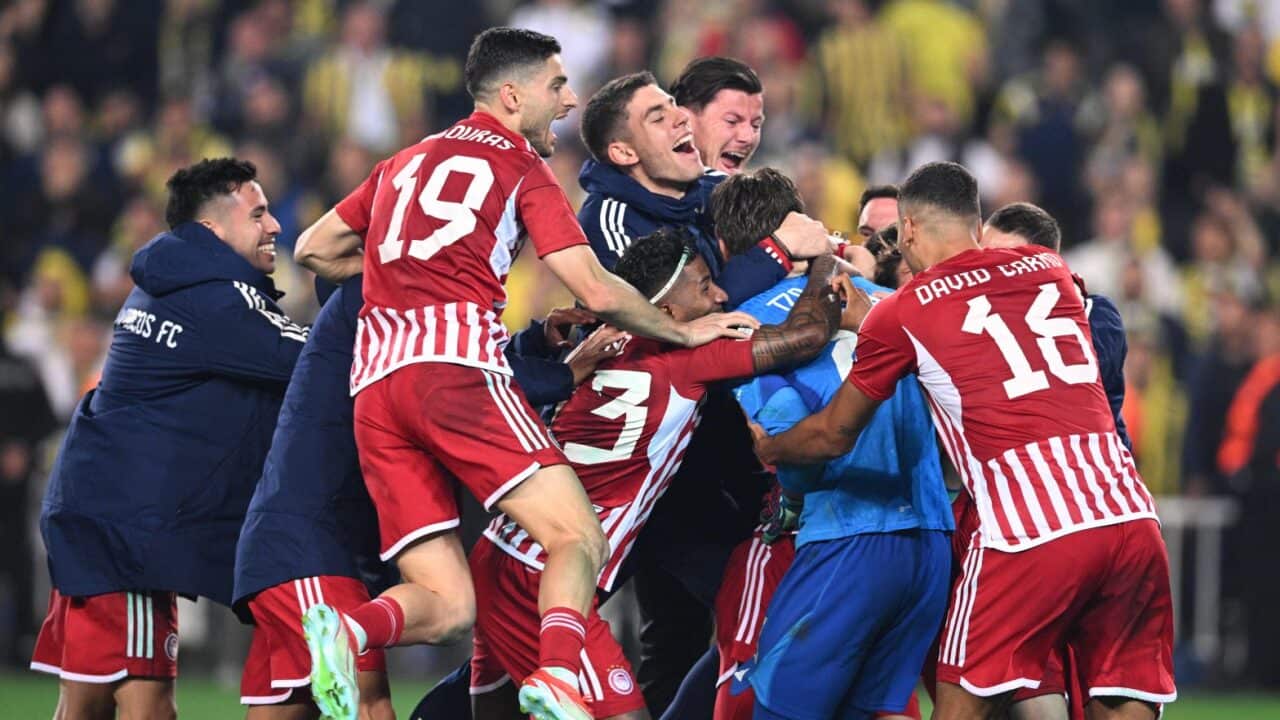 OLYMPIAKOS (1).jpg