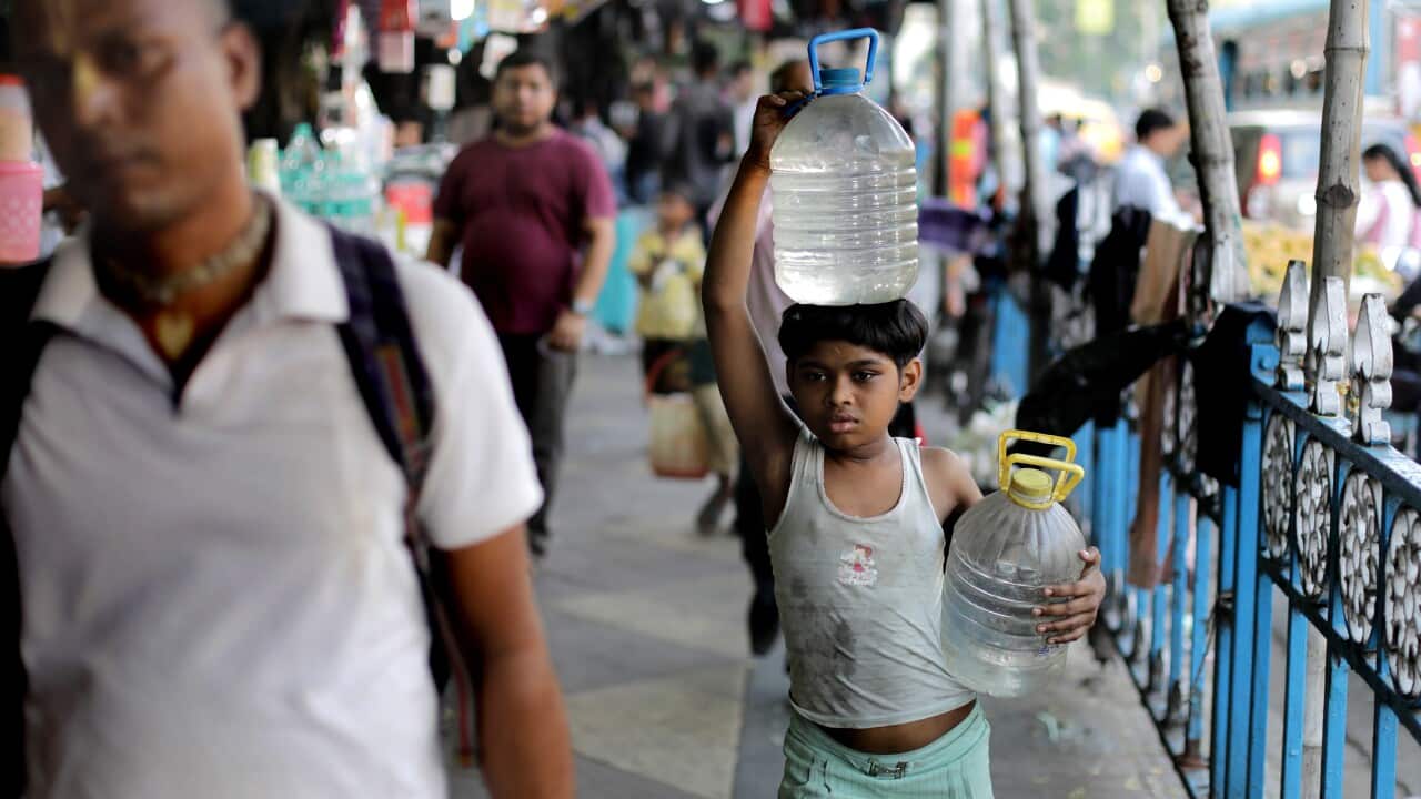 Kolkata residents battle heat wave