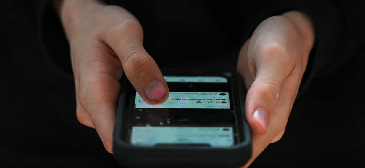 The effects of scrolling social media on your brain