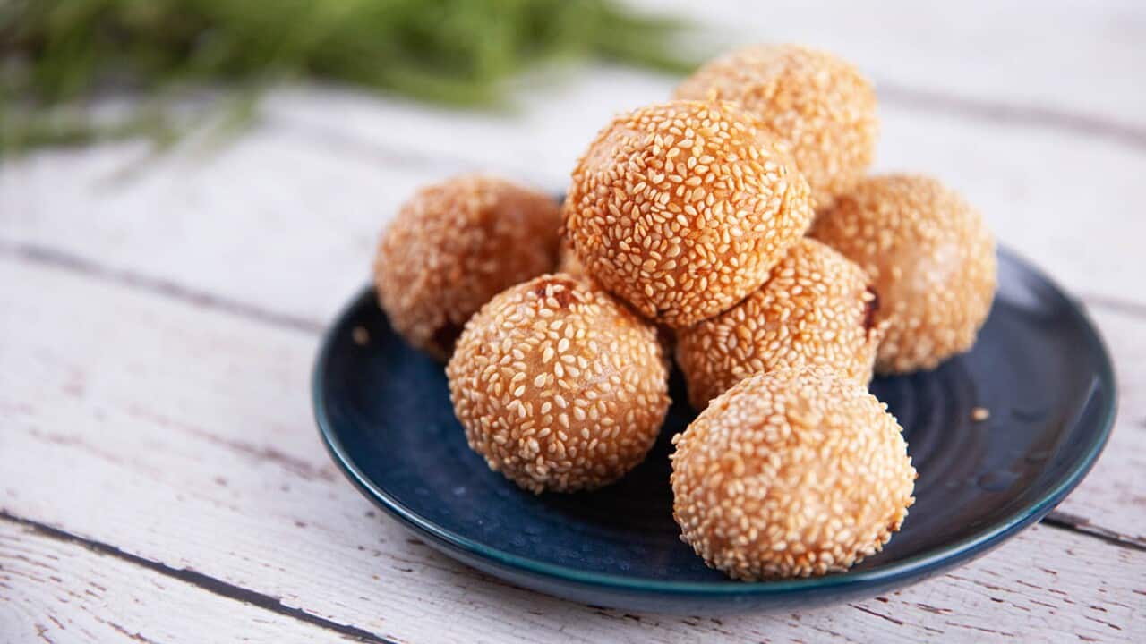 Sesame balls with red bean paste filling