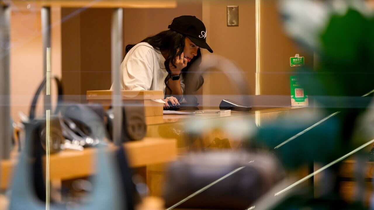 GENDER DIVERSITY RETAIL STOCK