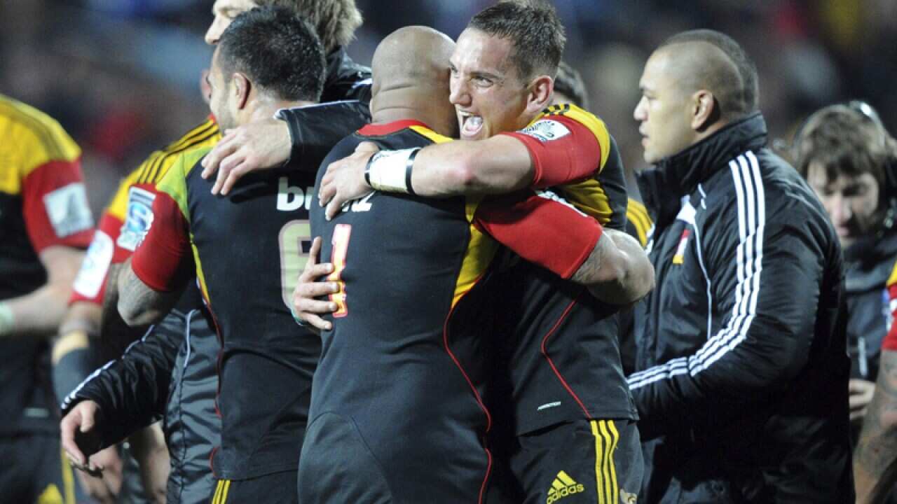 Chiefs pip Crusaders to reach Super final