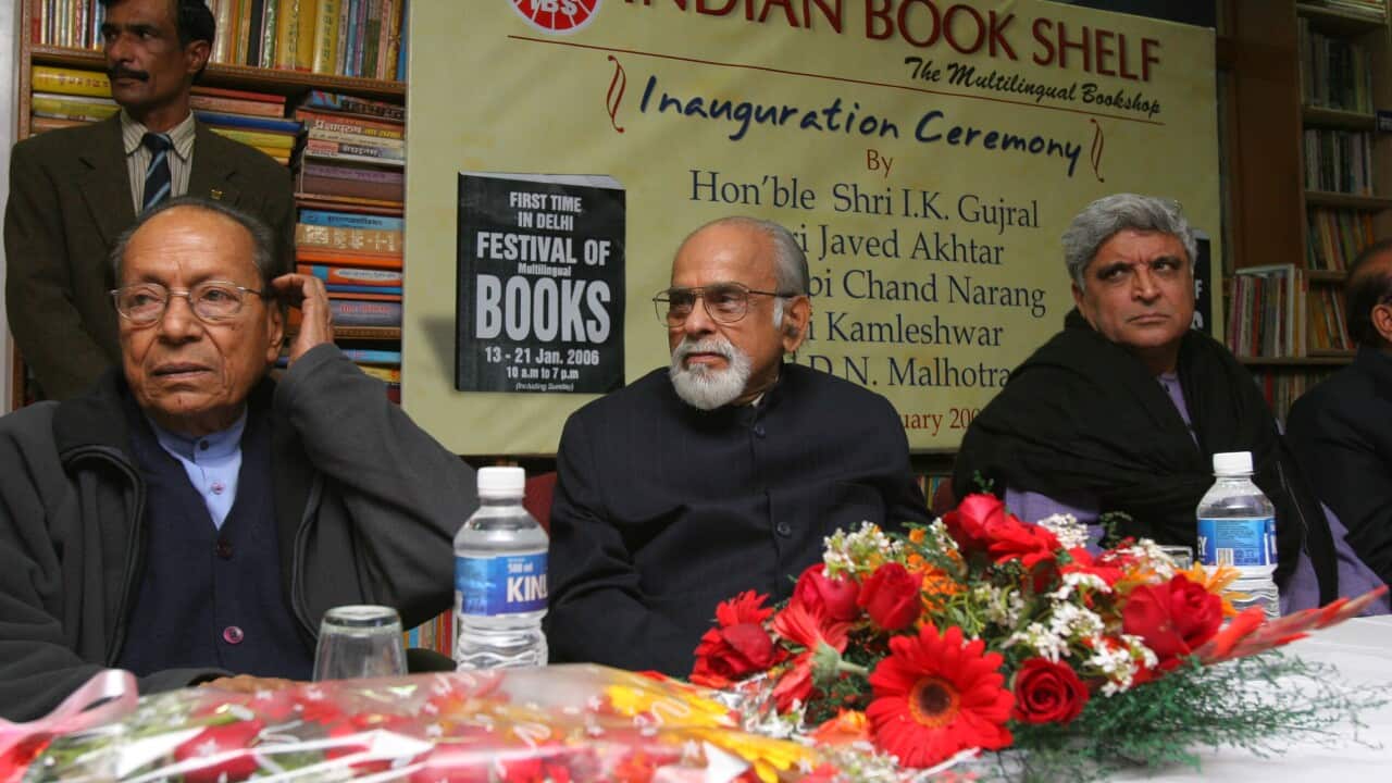 (From left) Famous Hindi-writer Kamleshwar, former PM Indra Kumar Gujral and lyricist Javed Akhtar at the launch of multilingual bookstore at Daryaganj, New Delhi.
